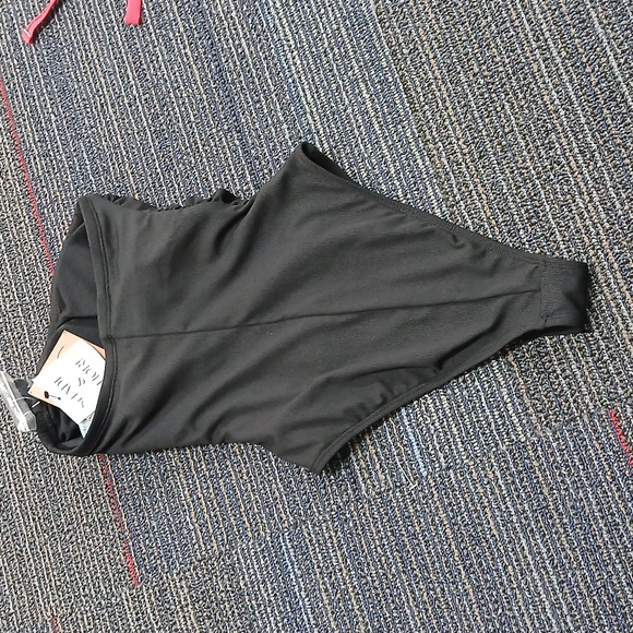 NWT Women's Shirred Ribbed Bandeau Cheeky Swimsuit - Shade & Shore™ Black XS - Picture 4 of 6